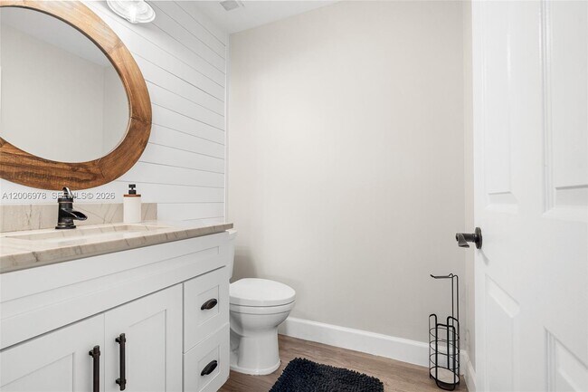 Building Photo - 9161 Vineyard Lake Dr