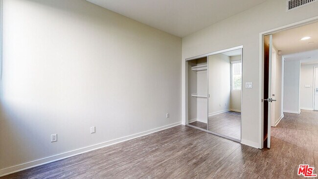 Building Photo - 1545 S Bentley Ave