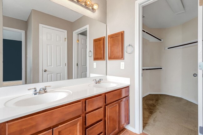 Building Photo - Alamo Ranch