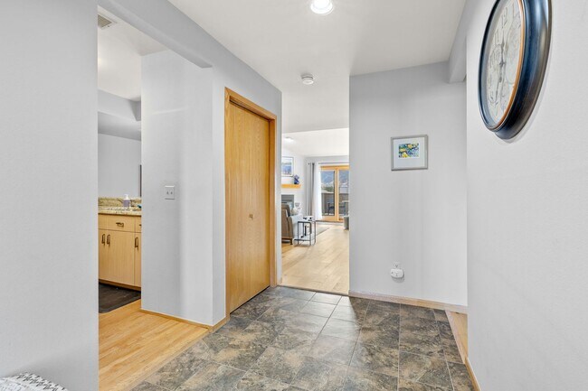 Building Photo - Flatiron View Retreat with Vaulted Ceilings & Private Balcony