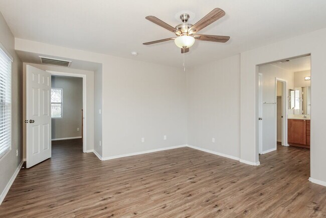 Building Photo - 40333 W Helen Ct