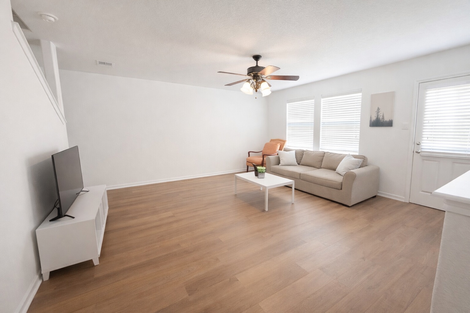 Building Photo - 1011 Ranchero Rd