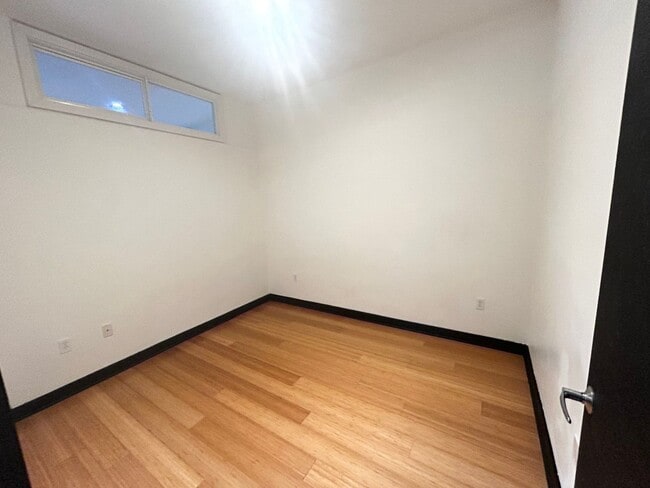 Building Photo - *** $250 OFF 1ST MONTHS RENT!!!*** 2 Bedroom Lofts in Overlook! Water, Sewer and Garbage Included!!!