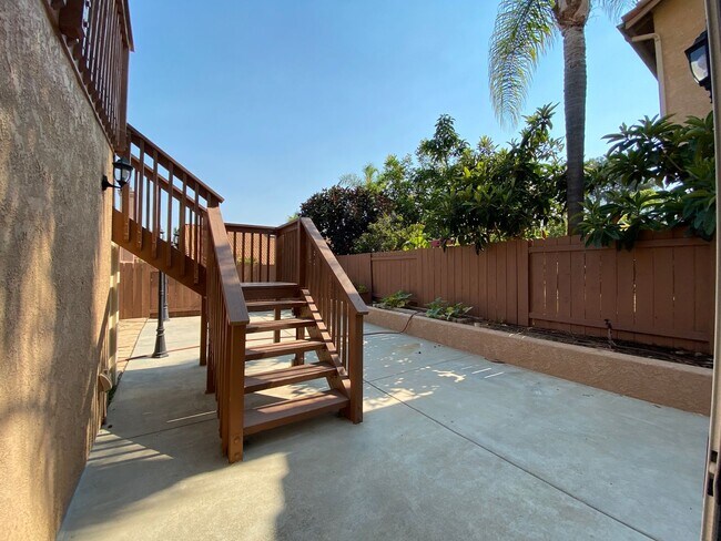 Building Photo - Santa Fe Hills 4 Bedroom Home