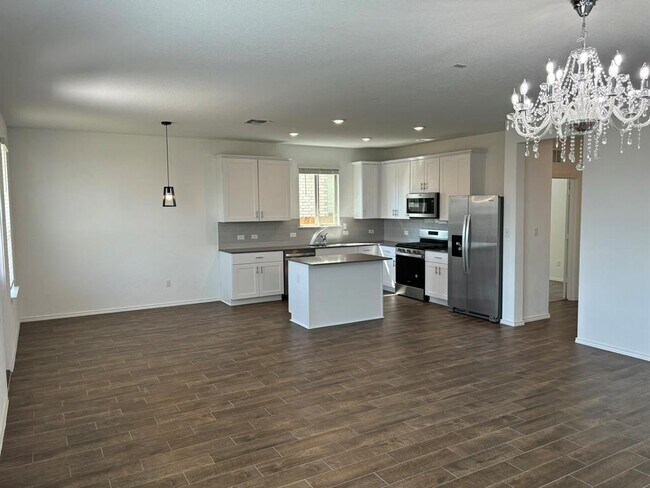 Building Photo - 108 Bennington Dr