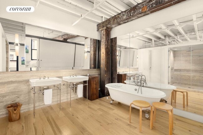 Building Photo - 184 Grand St