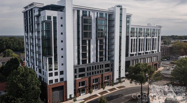 Building Photo - 2025 Cleveland Ave