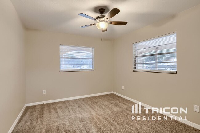 Building Photo - 25200 Quaker Ridge Ave