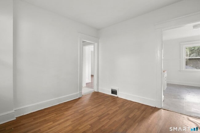 Building Photo - 97 Wall St