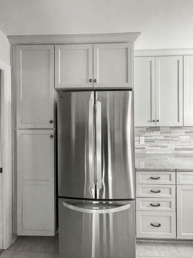 Building Photo - Charming Brick Ranch Home in Woodlea Acres