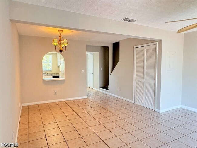 Building Photo - 1123 SW 48th Terrace