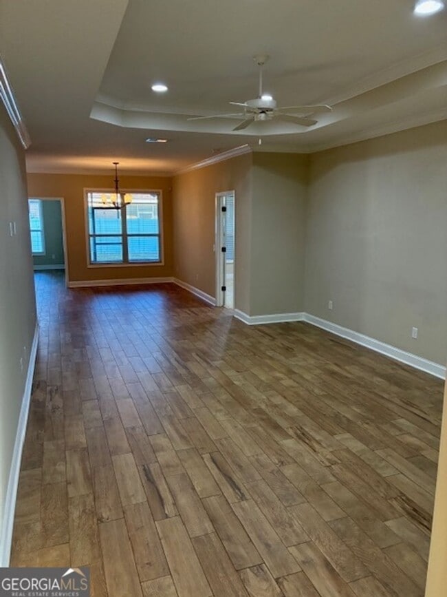 Building Photo - 102 Miller Ct