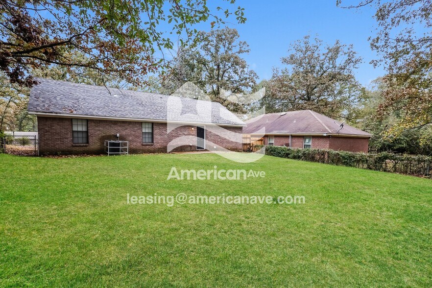 Building Photo - 1472 Bass Ave