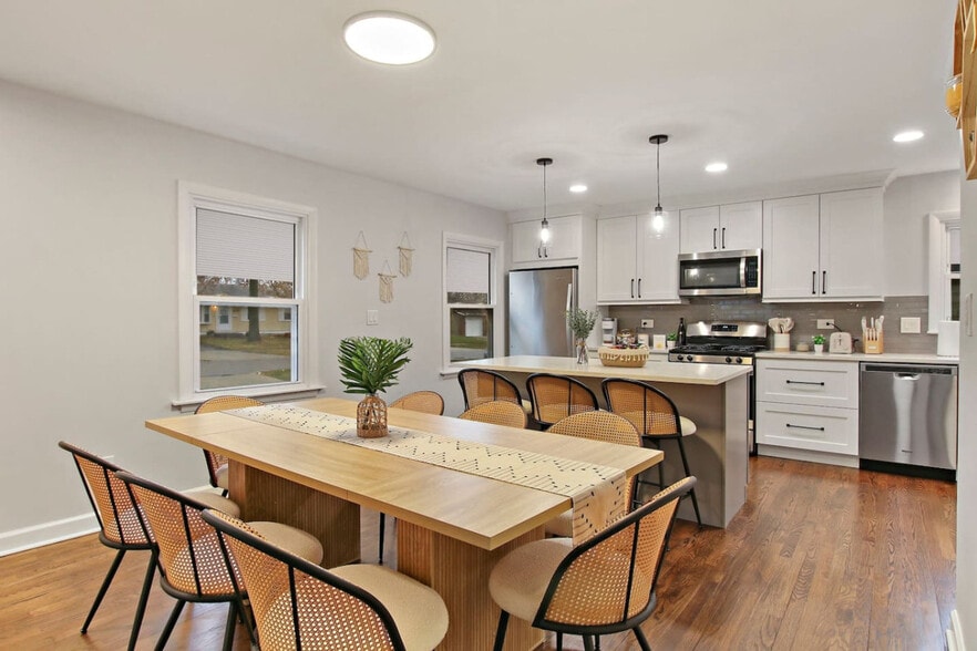 Building Photo - 1104 Elizabeth St