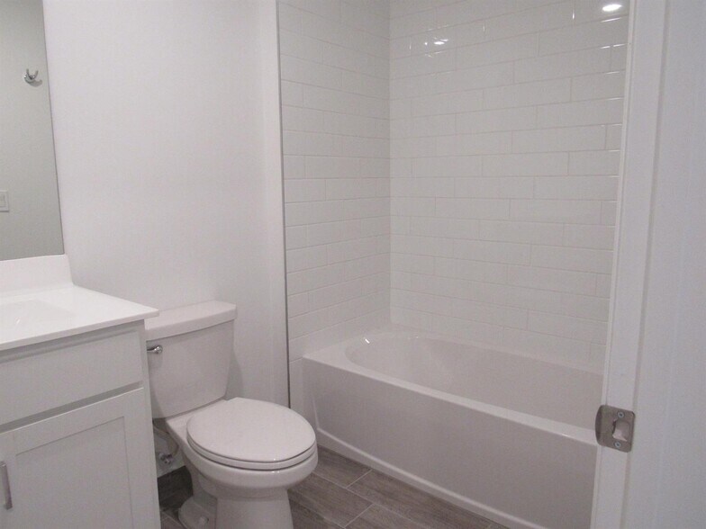 Building Photo - 4332 Pond Lily Ln