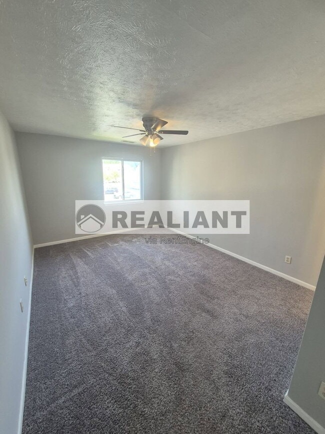 Building Photo - 10136 Carnation Ct