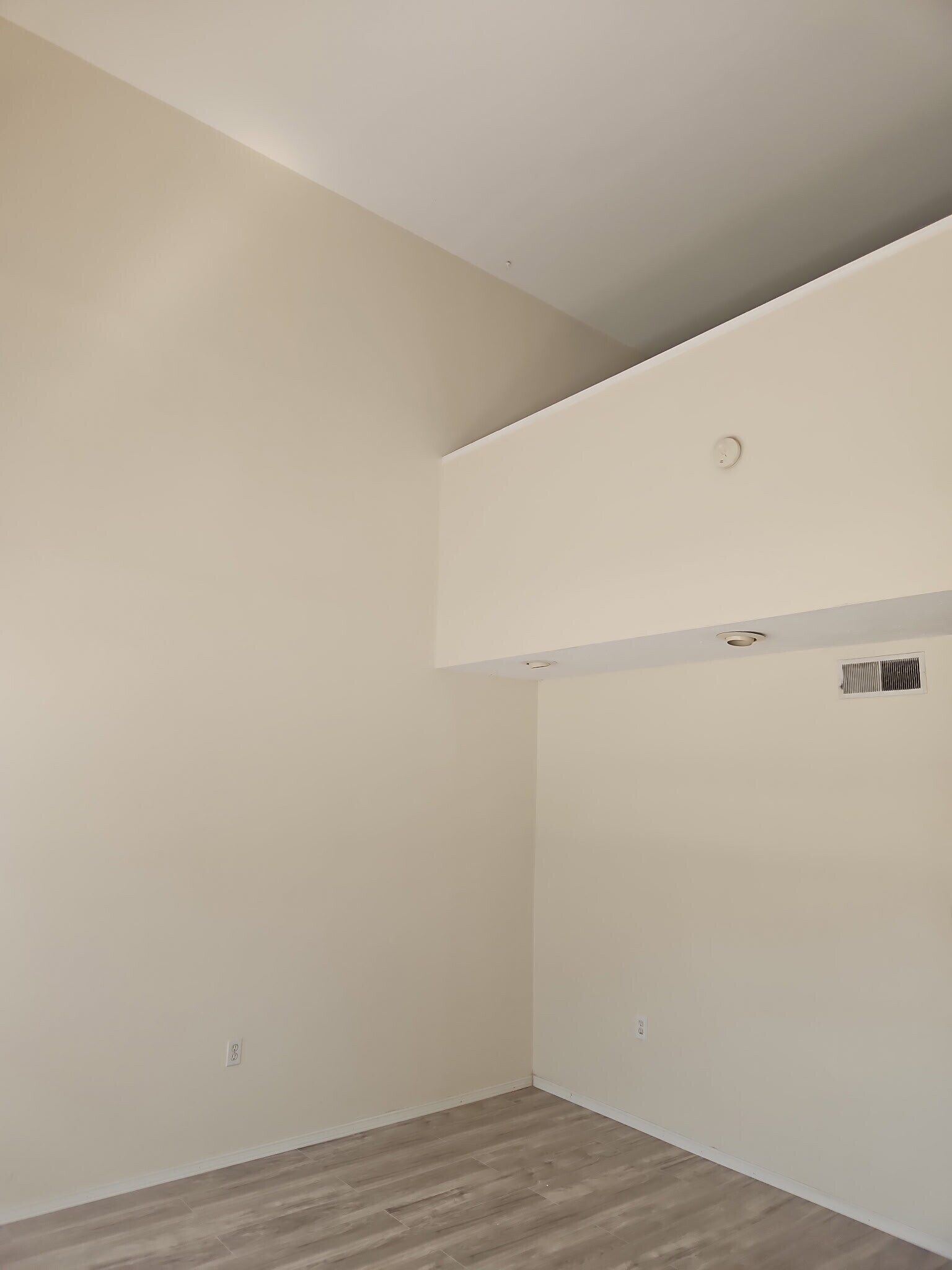 Building Photo - 4023 Woodfern Dr