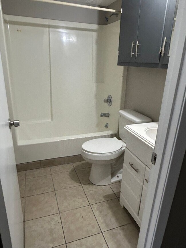 Building Photo - Laura Drive Tri-Plex