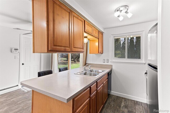 Building Photo - 25690 Glamorgan Dr