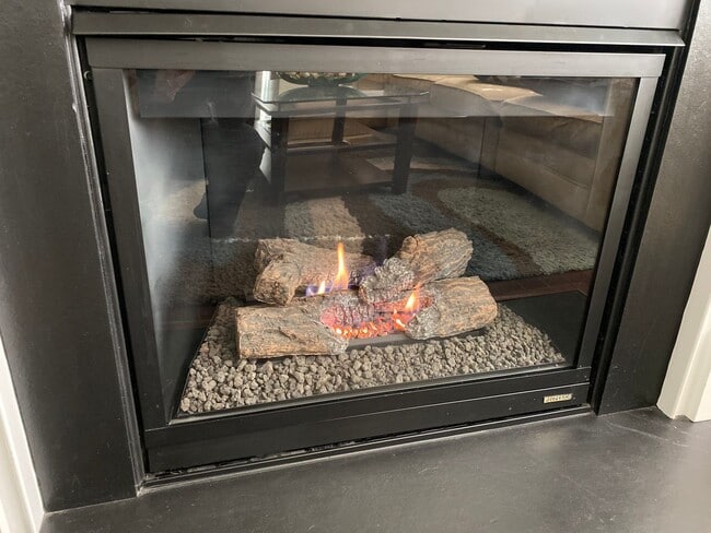 Building Photo - Beautiful 3 Bedroom, 2.5 bath with 2 Car Garage in Thompson Ridge!