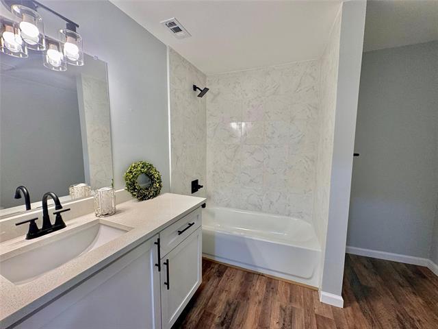 Building Photo - 508 E Franklin St