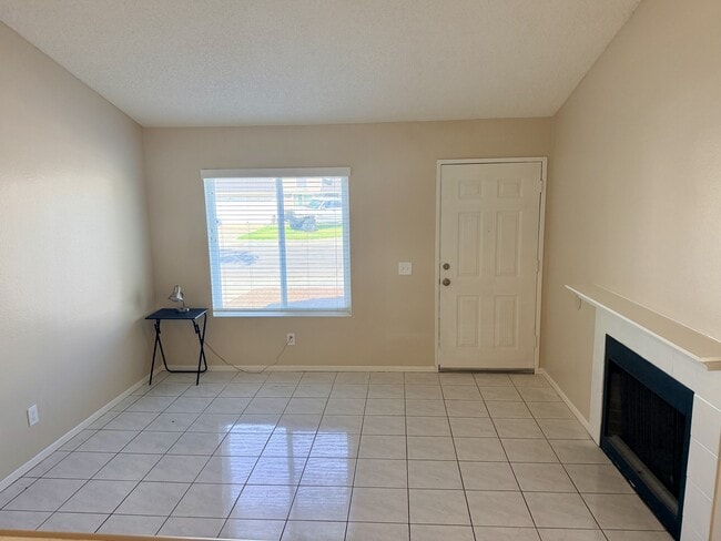 Building Photo - 2036 Orchard Dr