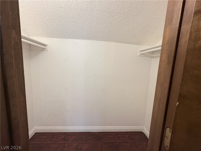 Building Photo - 2670 Sumac Ln