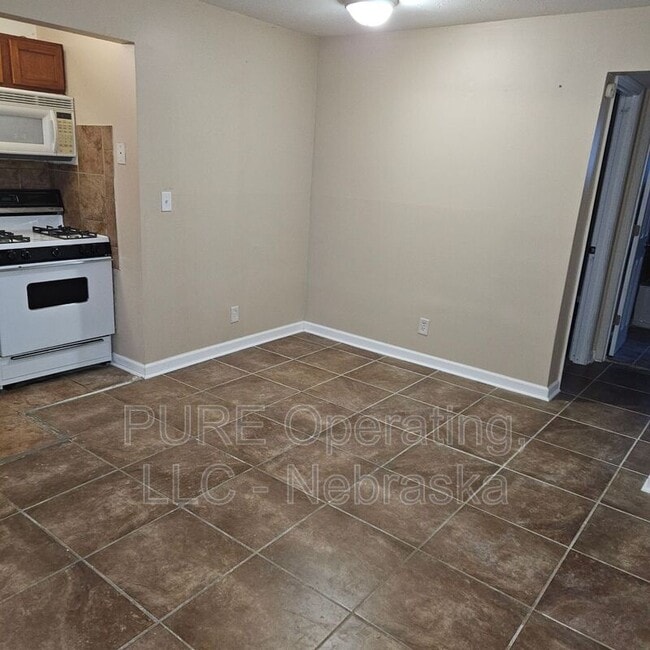 Building Photo - 612-616 N 46 St