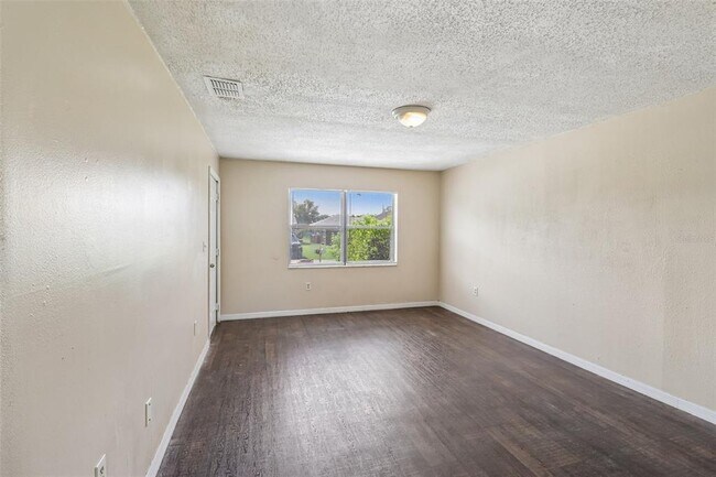 Building Photo - 384 Cocoa Ct