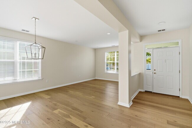 Building Photo - 225 Mirage Blvd
