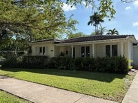 Building Photo - 1710 Segovia St