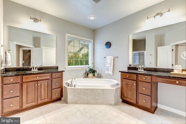 Building Photo - 3873 Billberry Dr