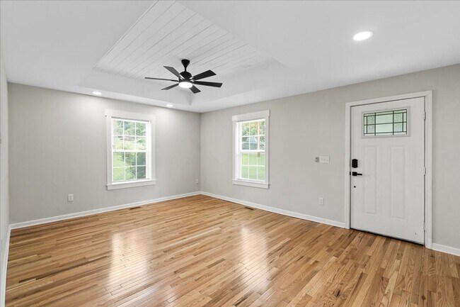 Building Photo - 112 McCary St
