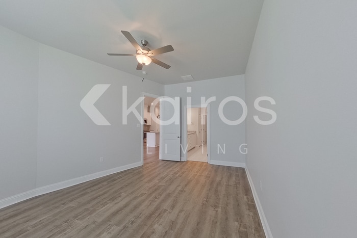 Building Photo - 4816 W Dacha Ln