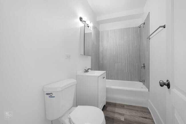 Building Photo - 5108 W 21st Pl