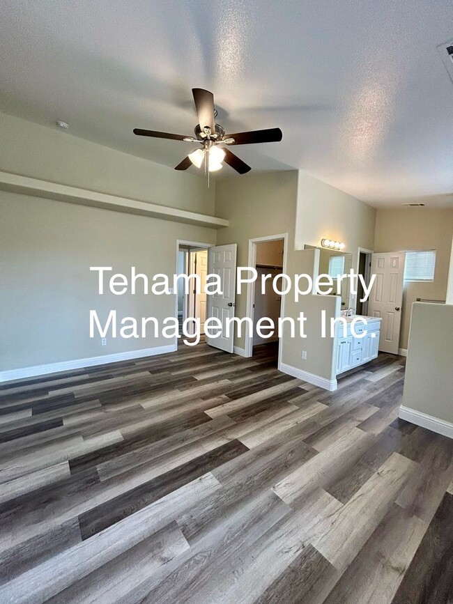 Building Photo - Updated 3 bedroom 2 bathroom in Cottonwood...