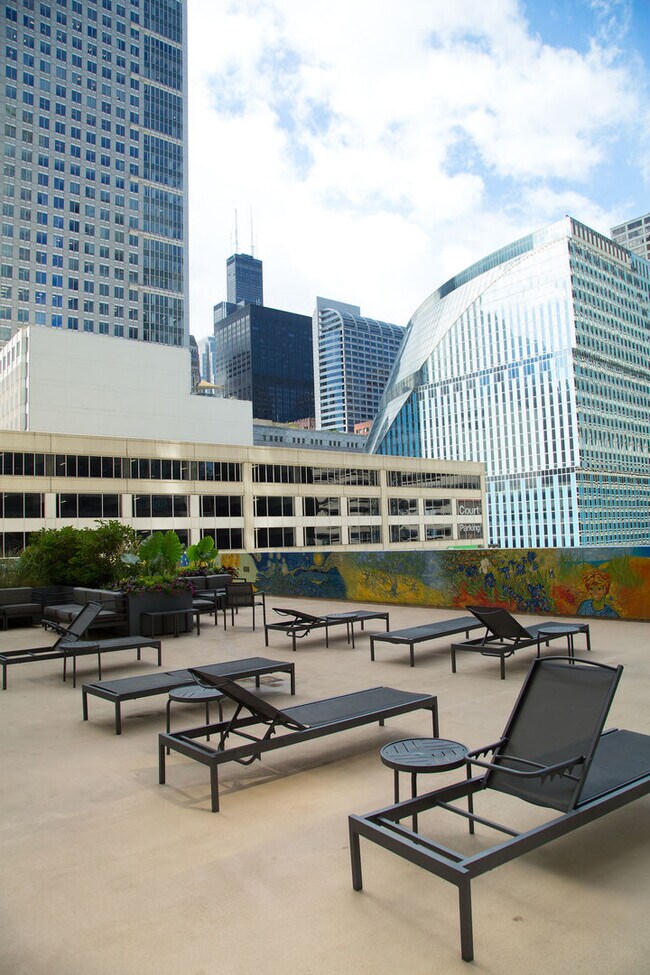Building Photo - 200 N Dearborn St