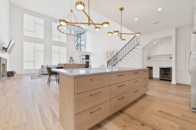 Building Photo - 712 N Magnolia St