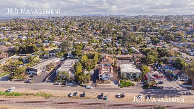 Building Photo - 1371 N Vulcan Ave