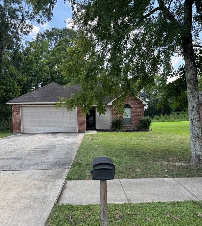 Primary Photo - Beautiful Rental in Walker, LA