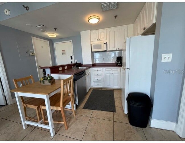 Building Photo - 6165 Carrier Dr