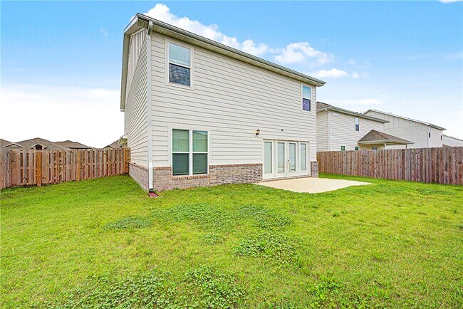 Building Photo - 2070 Wildflower Dr