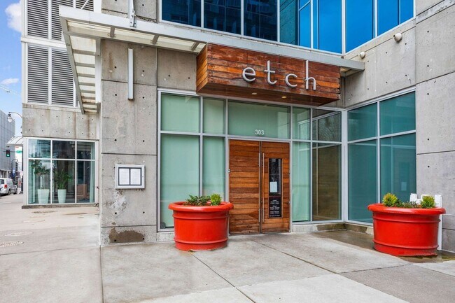 Building Photo - Fully Furnished SoBro Condo At Encore