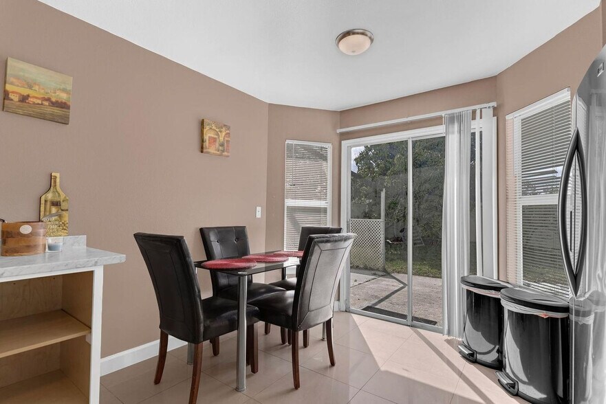 Building Photo - 1310 Abberton Dr