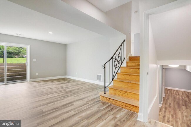 Building Photo - 6820 Wheatley Ct