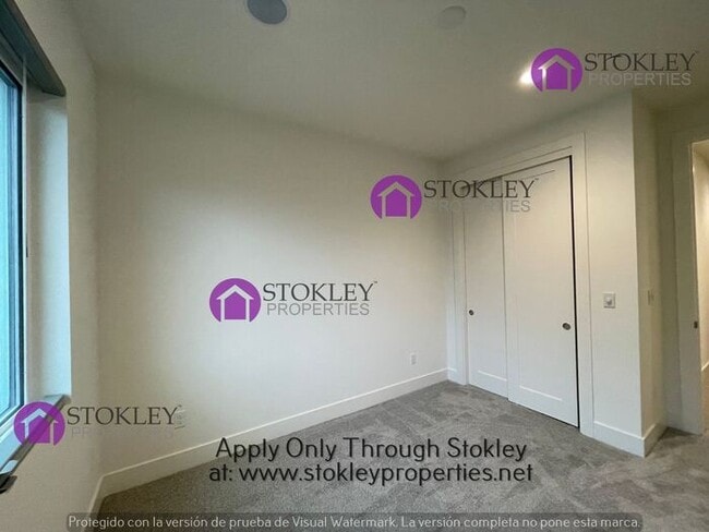 Building Photo - 3184 Manor Ave