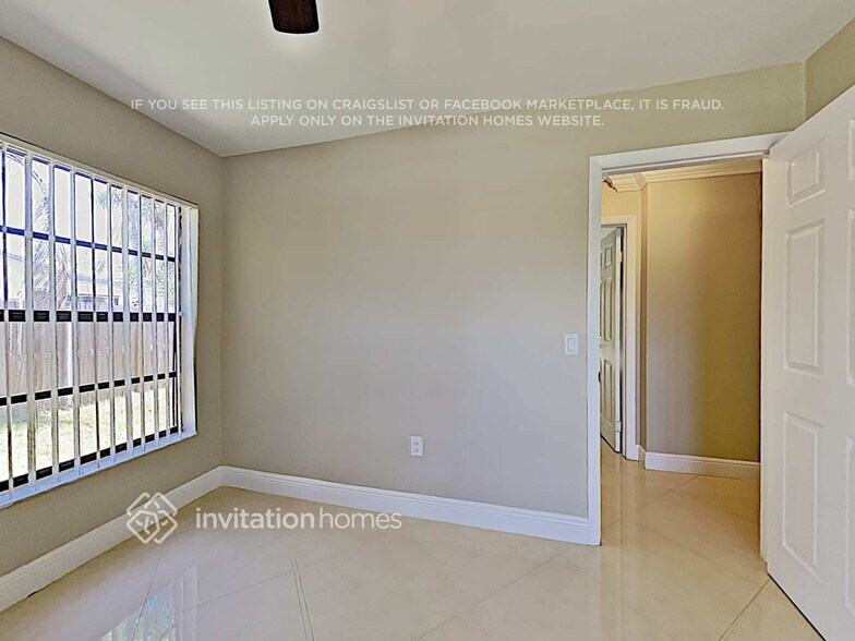 Building Photo - 562 SW 168th Way