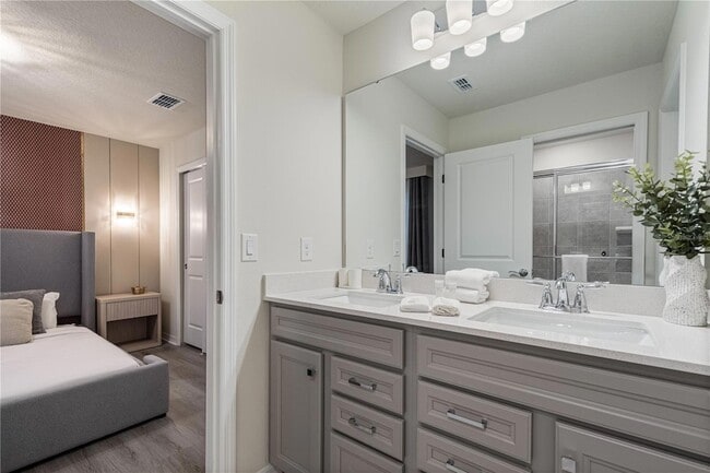 Building Photo - 15972 Sandy Cliffs Dr