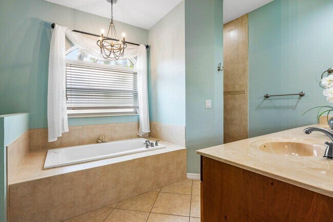 Building Photo - 2999 Dovedale Ct