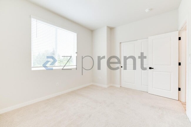 Building Photo - Unit A6